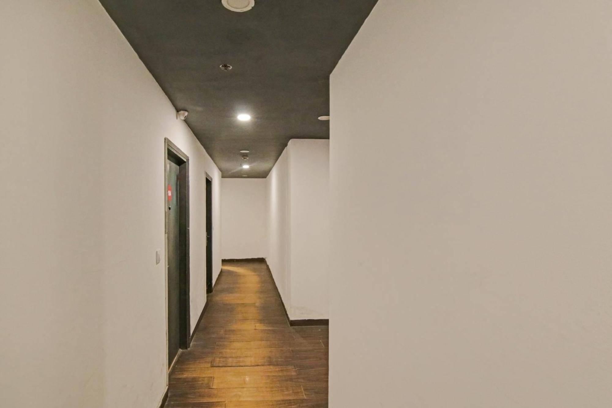Hotel Collection O Slf Mall Sector 30 Faridabad Esterno foto