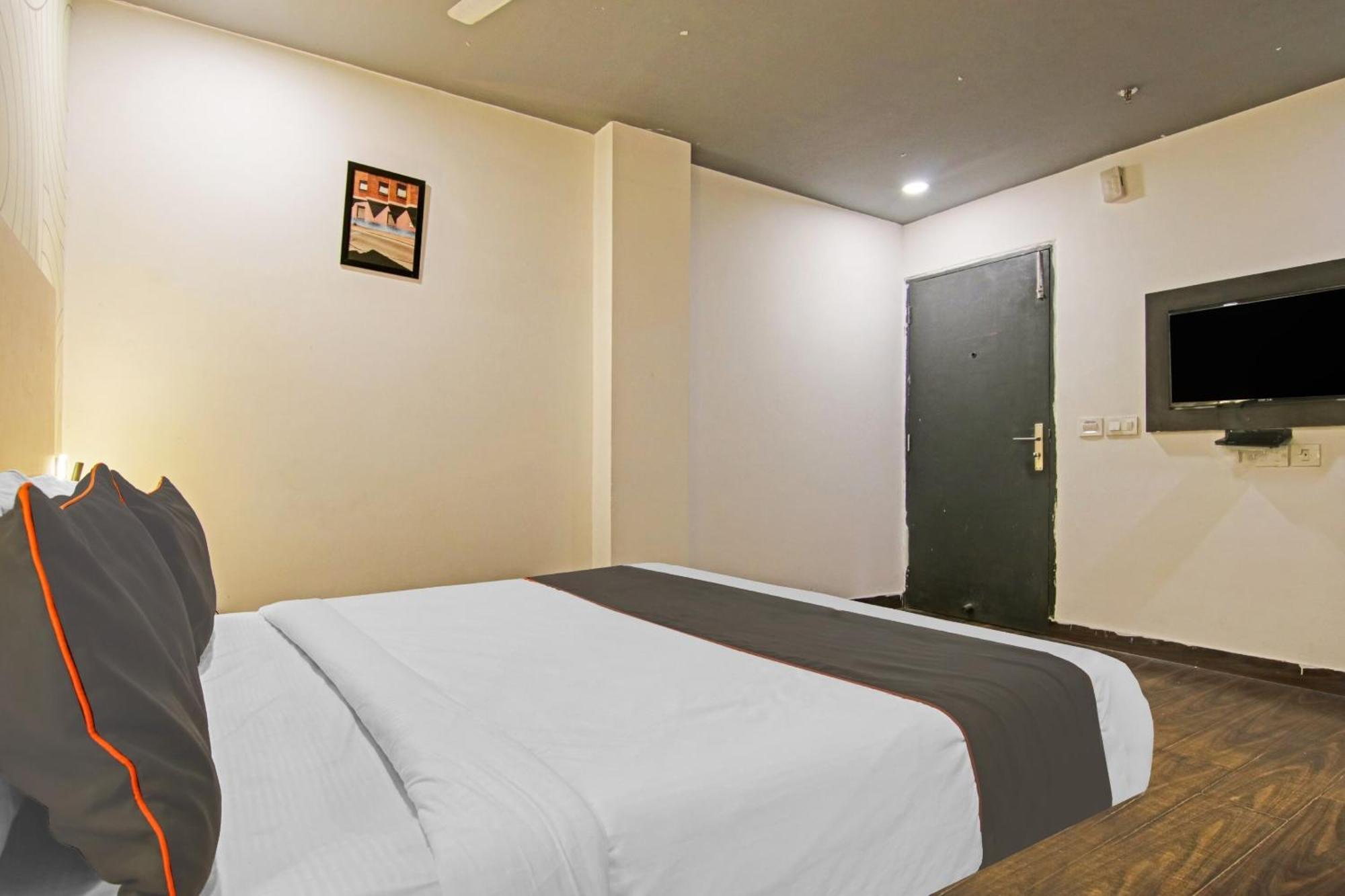 Hotel Collection O Slf Mall Sector 30 Faridabad Esterno foto
