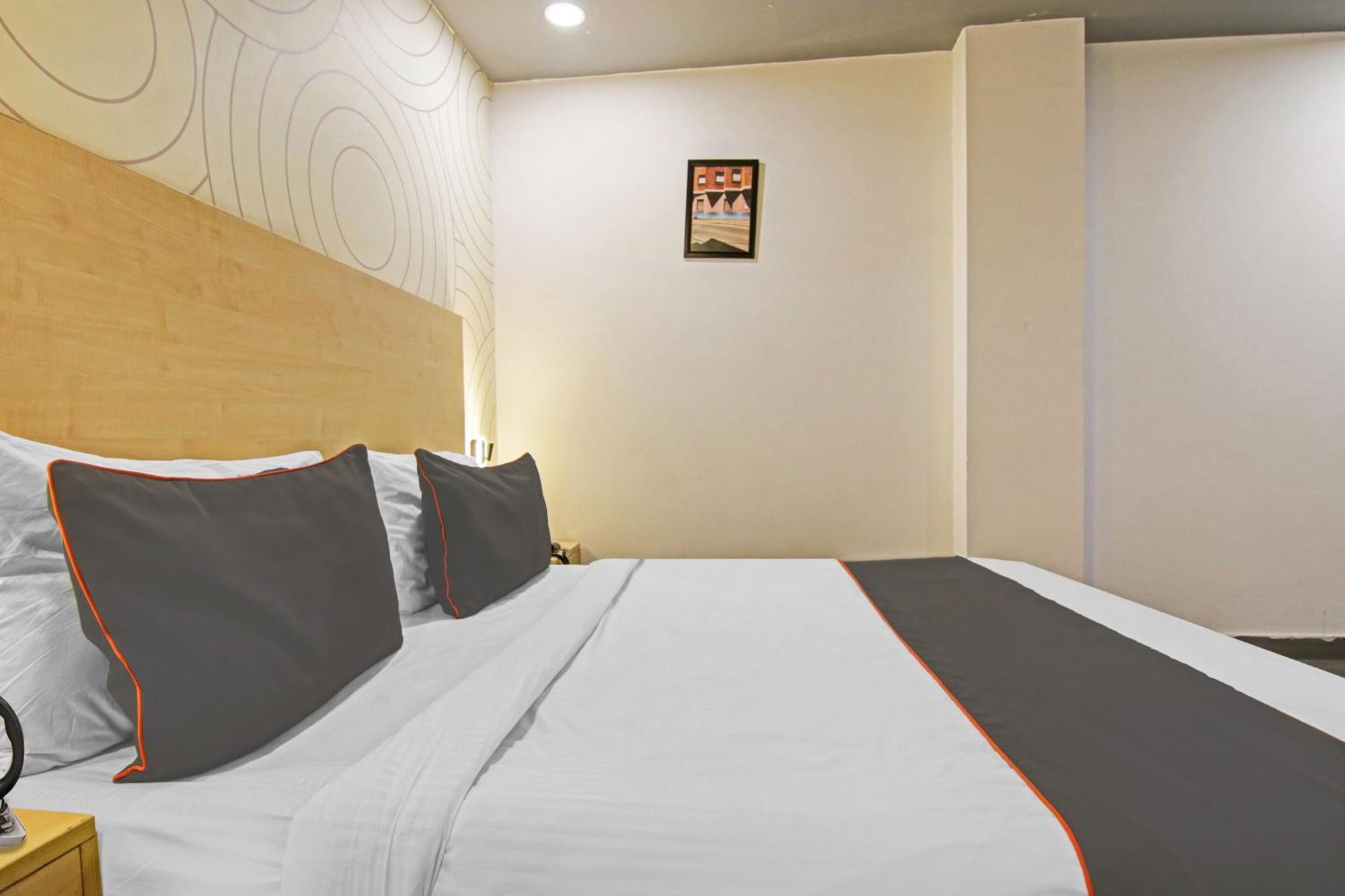 Hotel Collection O Slf Mall Sector 30 Faridabad Esterno foto