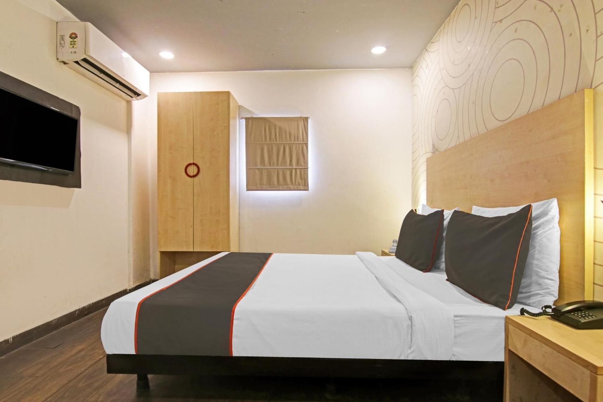 Hotel Collection O Slf Mall Sector 30 Faridabad Esterno foto